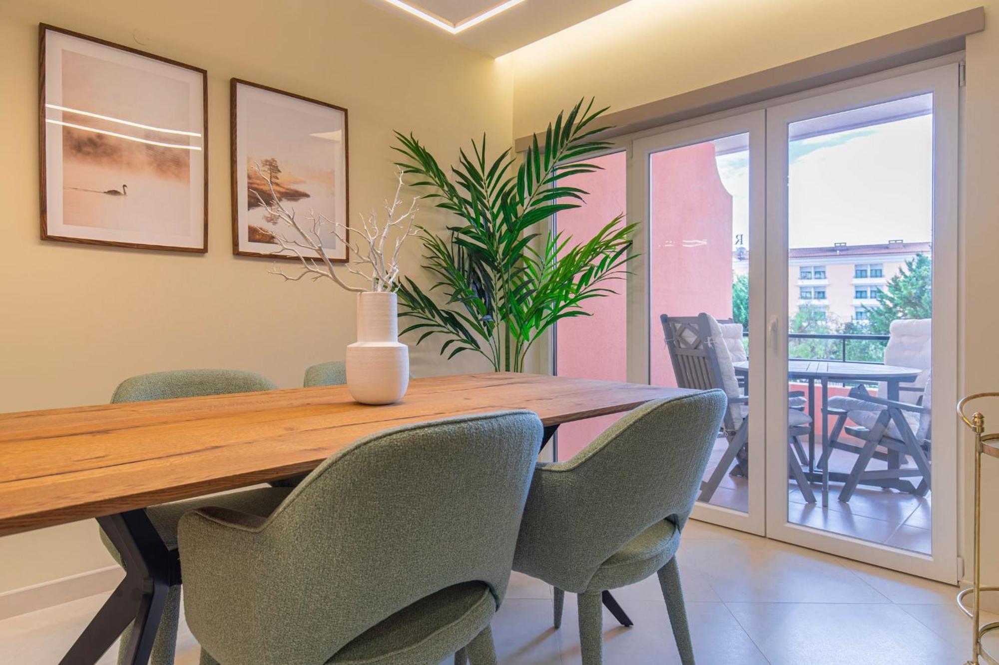 Deluxe 2bdr In Carcavelos By Lovelystay