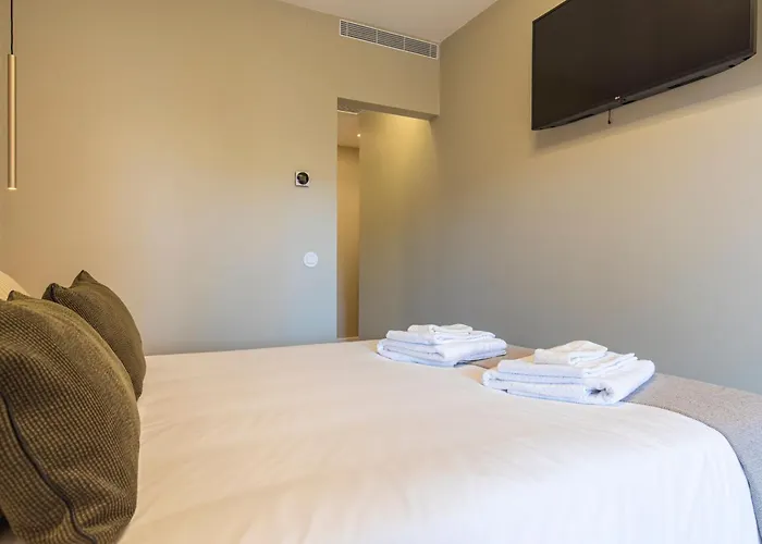 Deluxe 2Bdr Apartment In Carcavelos By Lovelystay