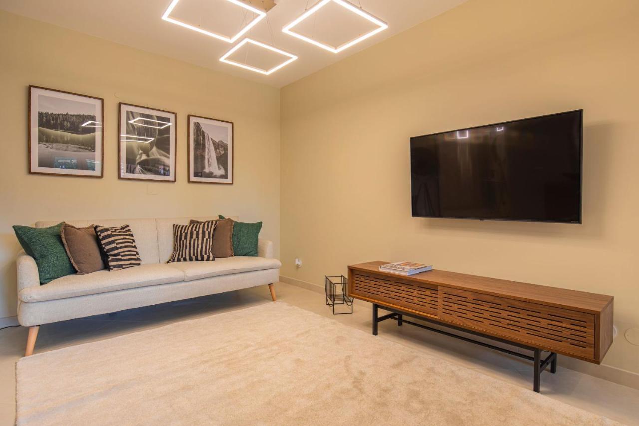 Deluxe 2bdr In Carcavelos By Lovelystay Carcavelos (Lisbon)