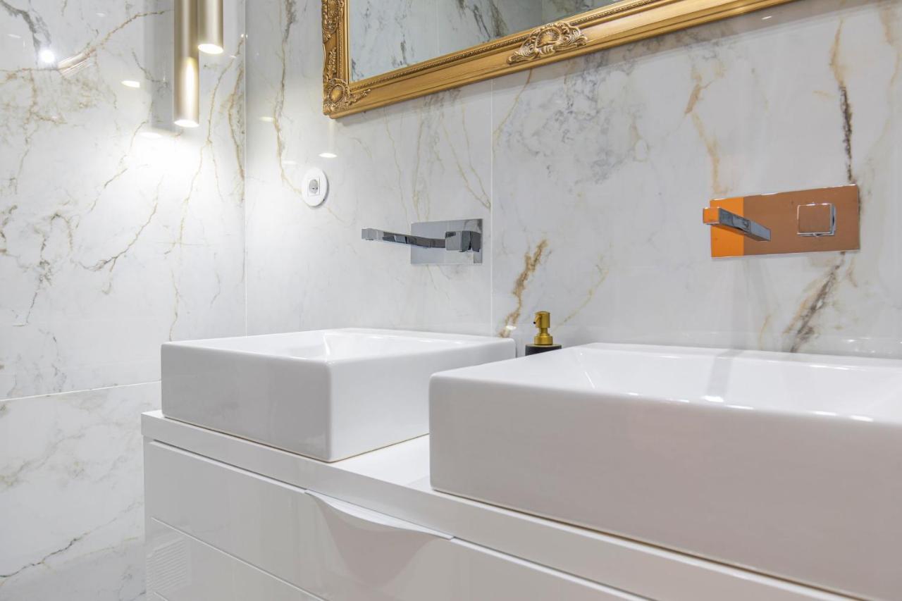 Deluxe 2bdr In Carcavelos By Lovelystay * Carcavelos (Lisbon)
