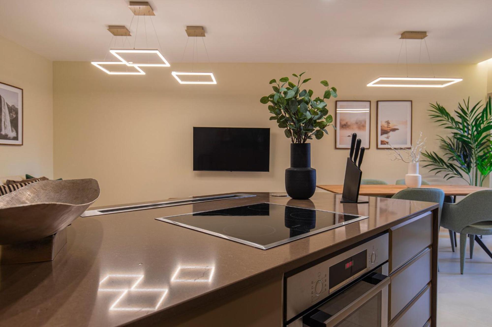 Deluxe 2bdr In Carcavelos By Lovelystay Apartment