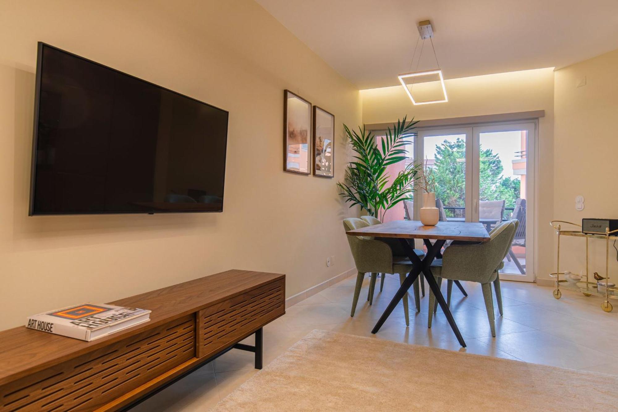 Apartment Deluxe 2bdr In Carcavelos By Lovelystay Carcavelos (Lisbon)