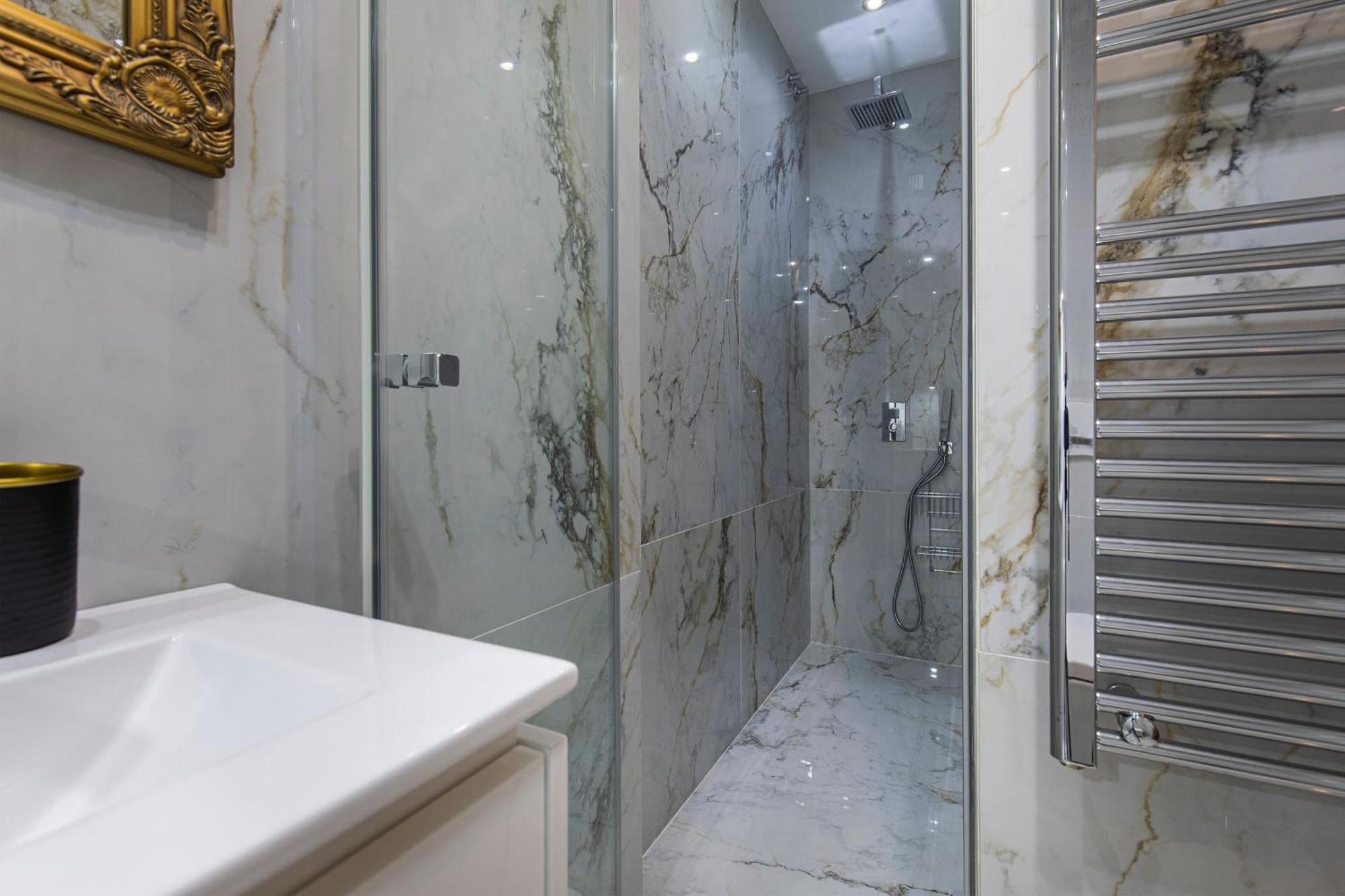 Apartment Deluxe 2bdr In Carcavelos By Lovelystay Carcavelos (Lisbon)