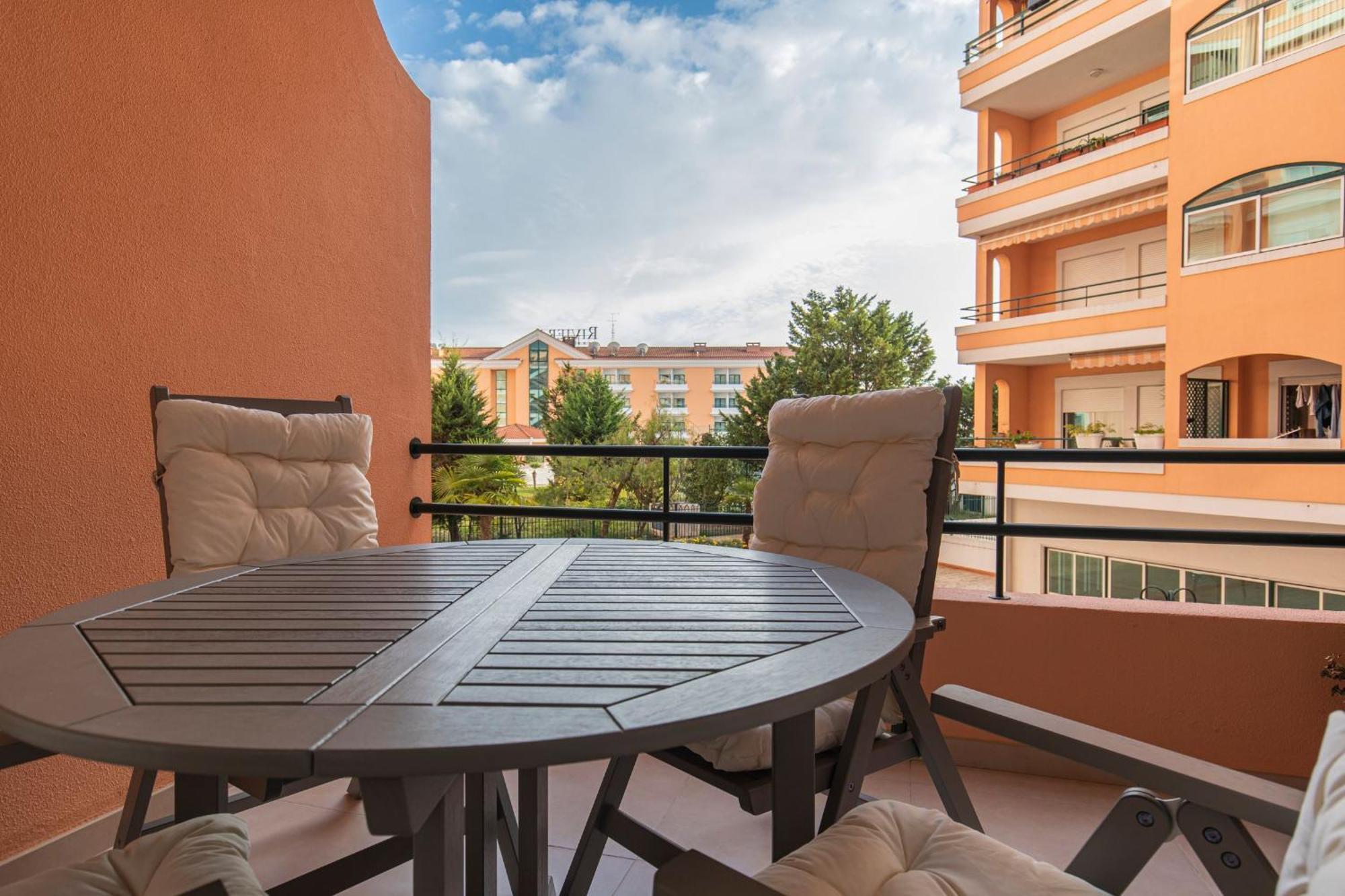 Deluxe 2bdr In Carcavelos By Lovelystay * Carcavelos (Lisbon)