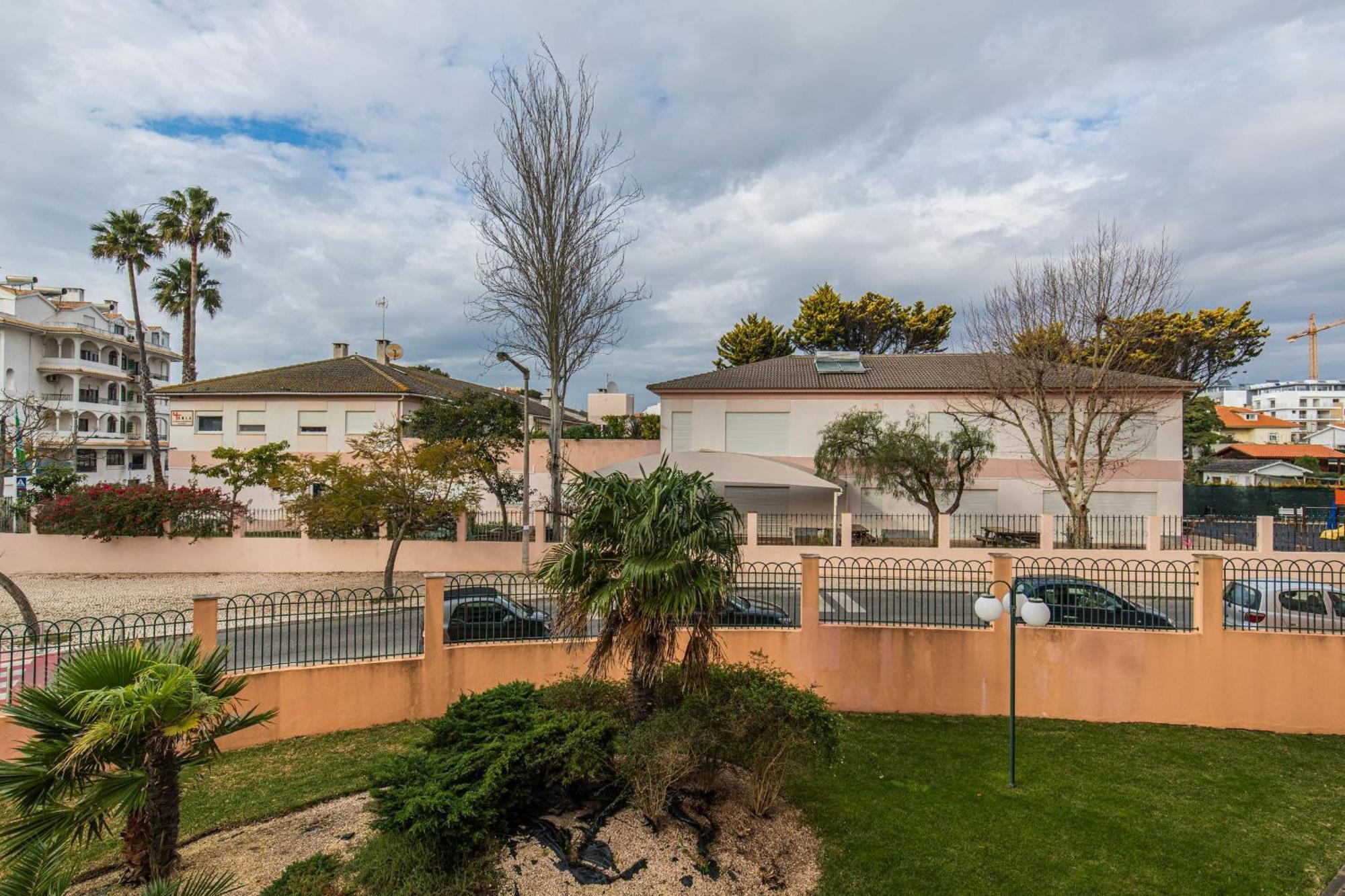 Deluxe 2bdr In Carcavelos By Lovelystay Apartment *